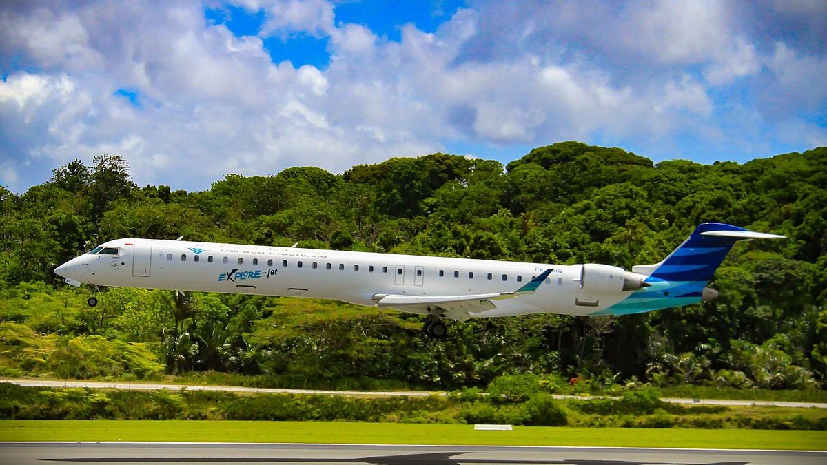 Garuda Phasing Out CRJ1000s