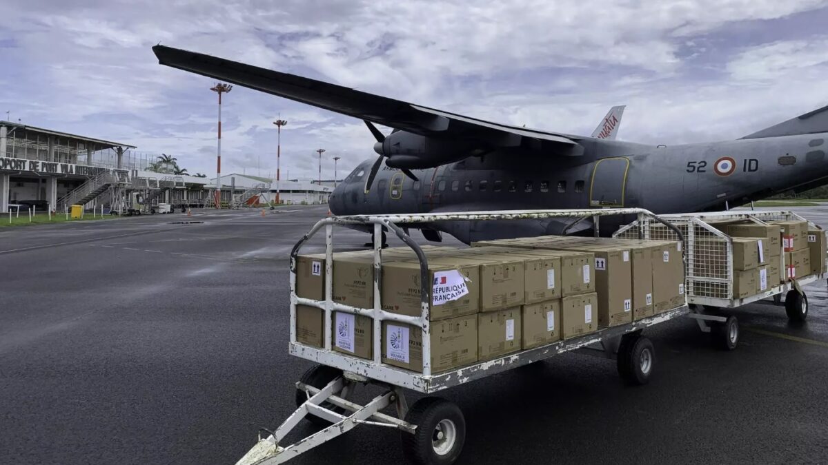 New Caledonian Military Transport Airlifting Supplies to COVID-Stricken Vanuatu